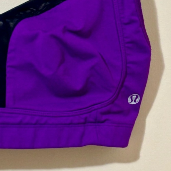 Lululemon| $15| Ta Ta Tamer ll Purple/Black Activewear Sports Bra Sz 4 - Picture 2 of 4